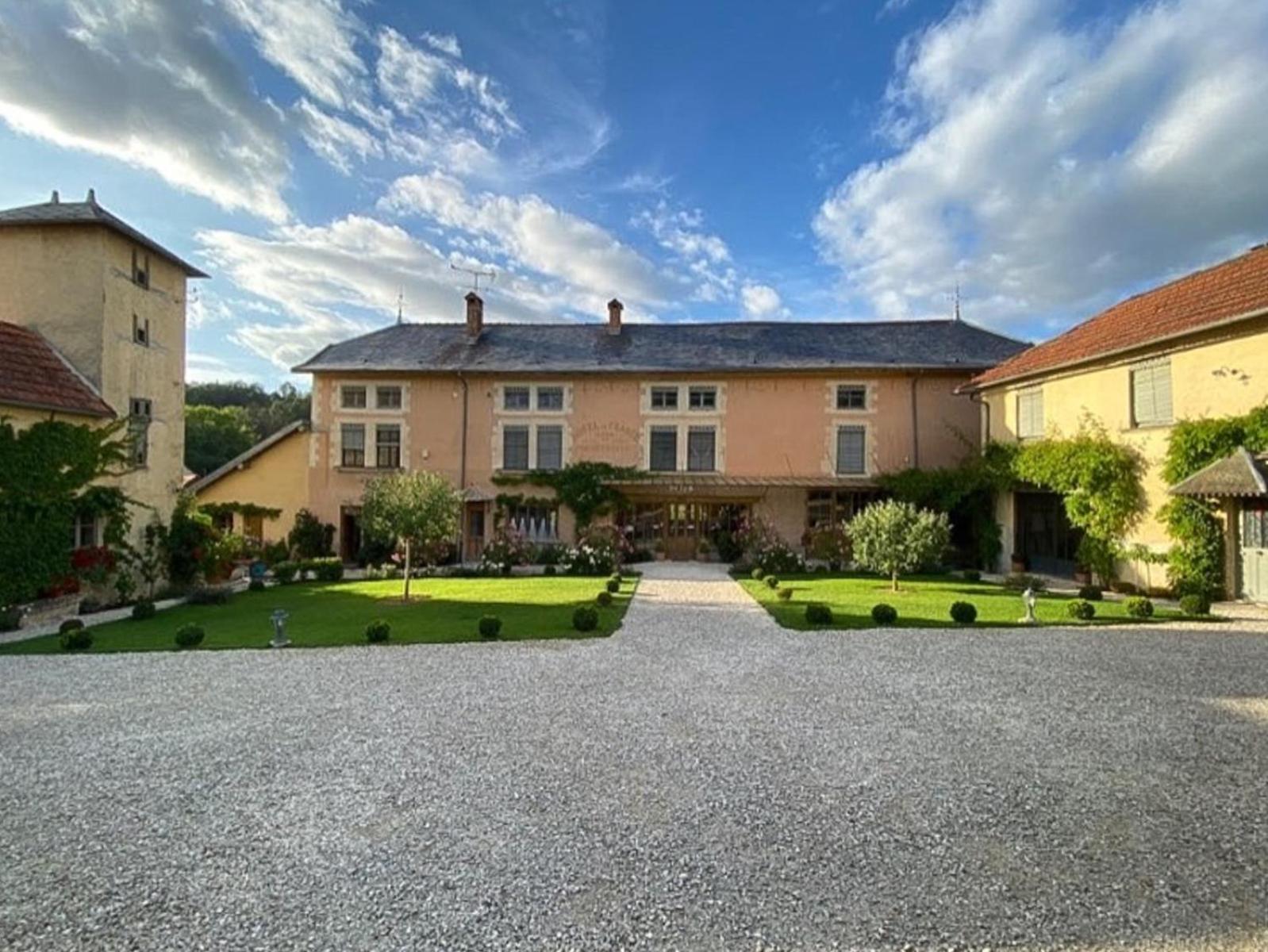 Cunfin Domaine Hotel De France מראה חיצוני תמונה